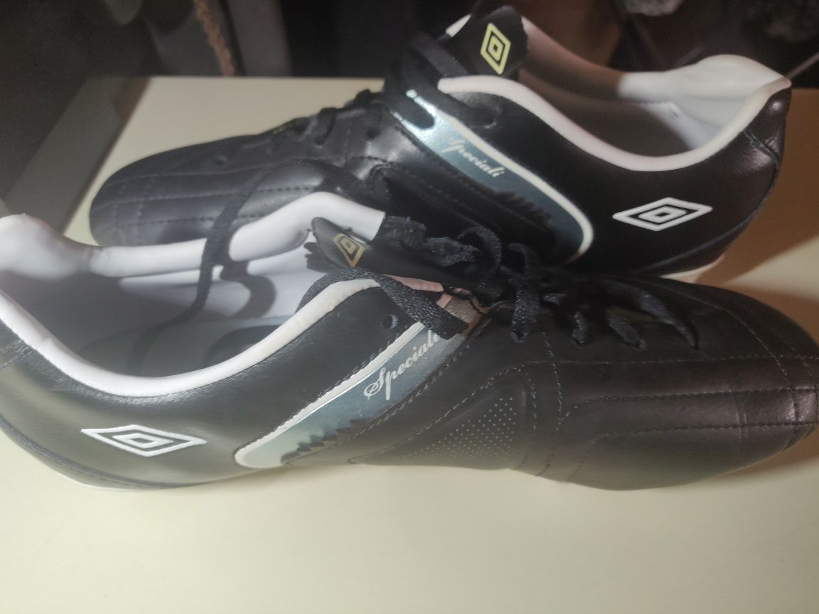 Buty - korki Umbro r43, nowe