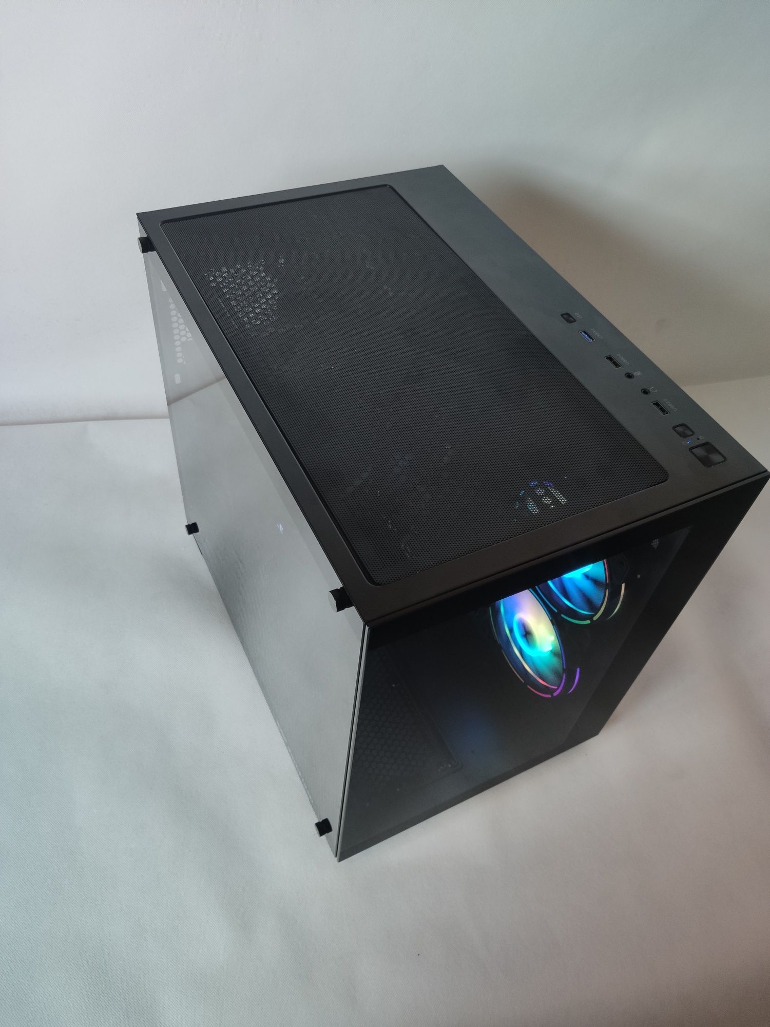 Komputer Gamingowy i7-13700, RTX 5070, 32 GB,SSD,Win 11,USDT