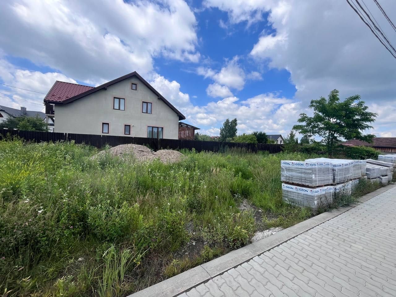 Продаж ділянки в передмісті Львова в с. Рясне - Руське