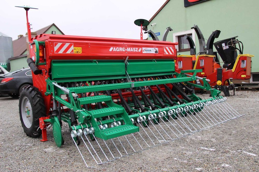 Siewnik zbożowy do zboża Agro-Masz 2,5; 2,7; 3,0 m stopkowy