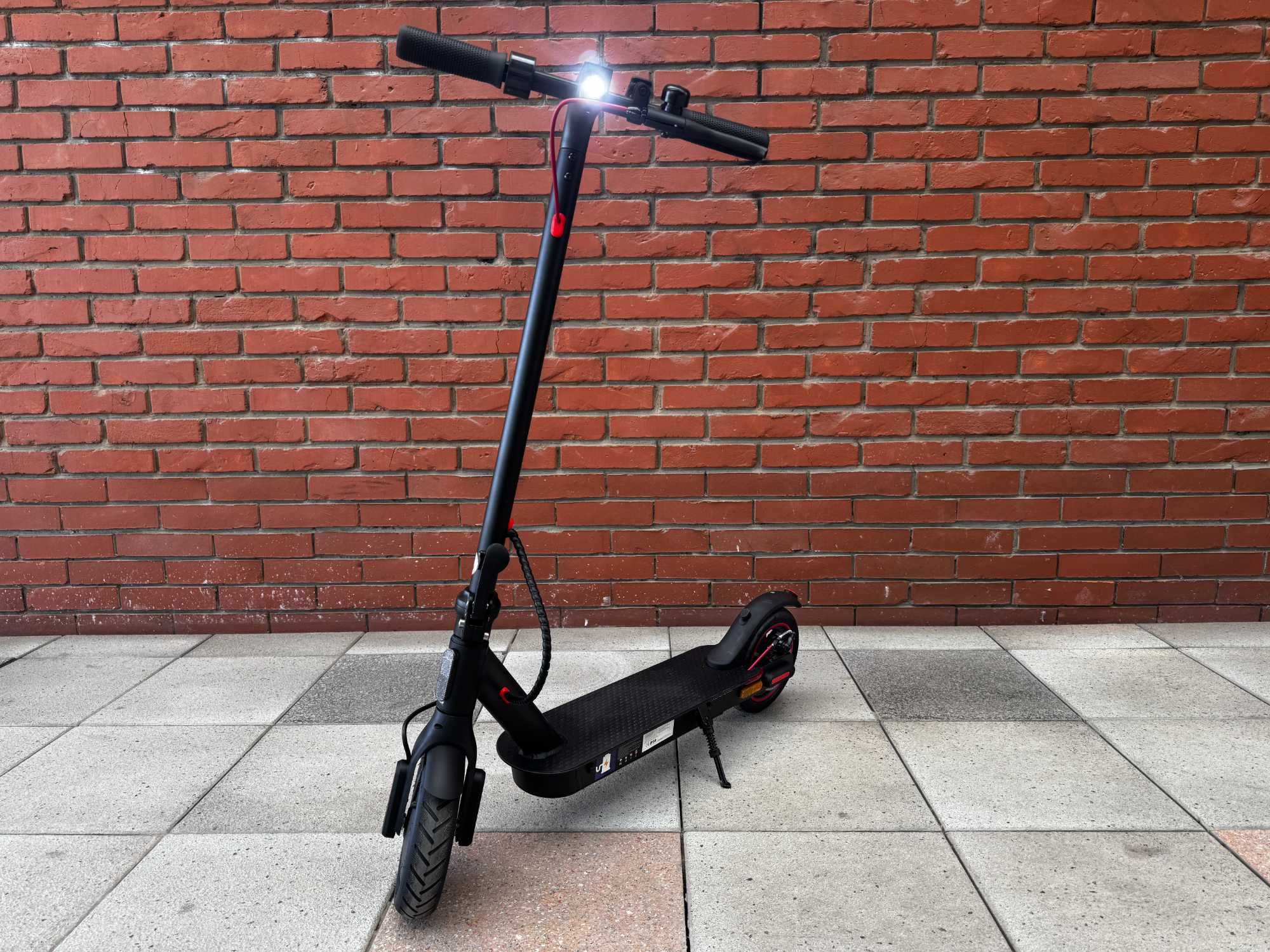 Bezpieczna Hulajnoga Elektryczna ZWheel 350W 30km 10Ah Super PREZENT