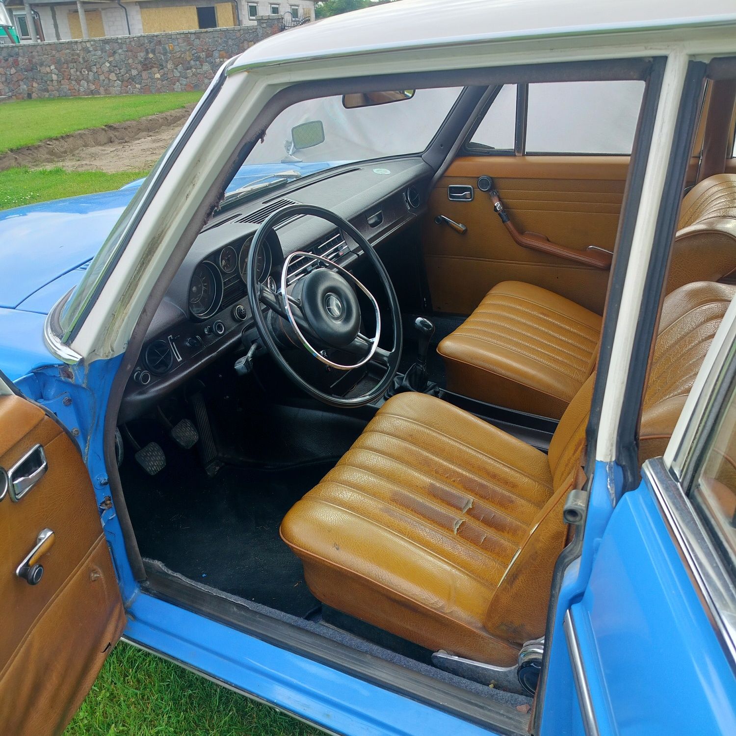 Marcedes w115 z 1968 zarejestrwany