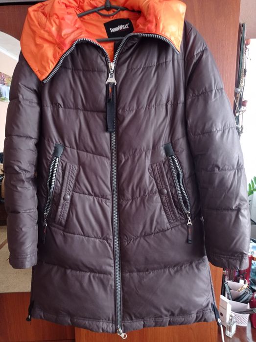 Женский зимний пуховик