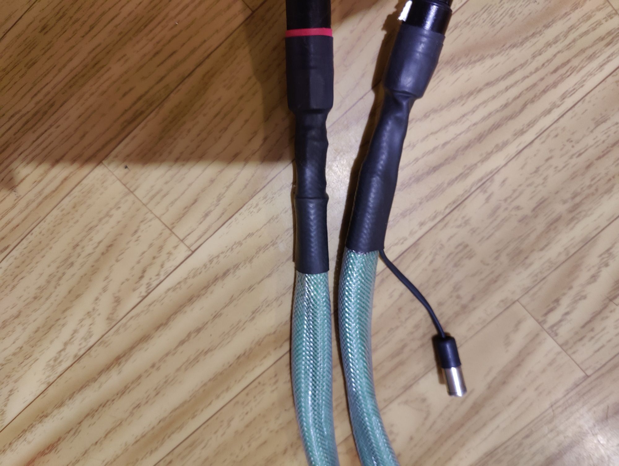 Interkonekty Synergistic Research Designers Reference XLR