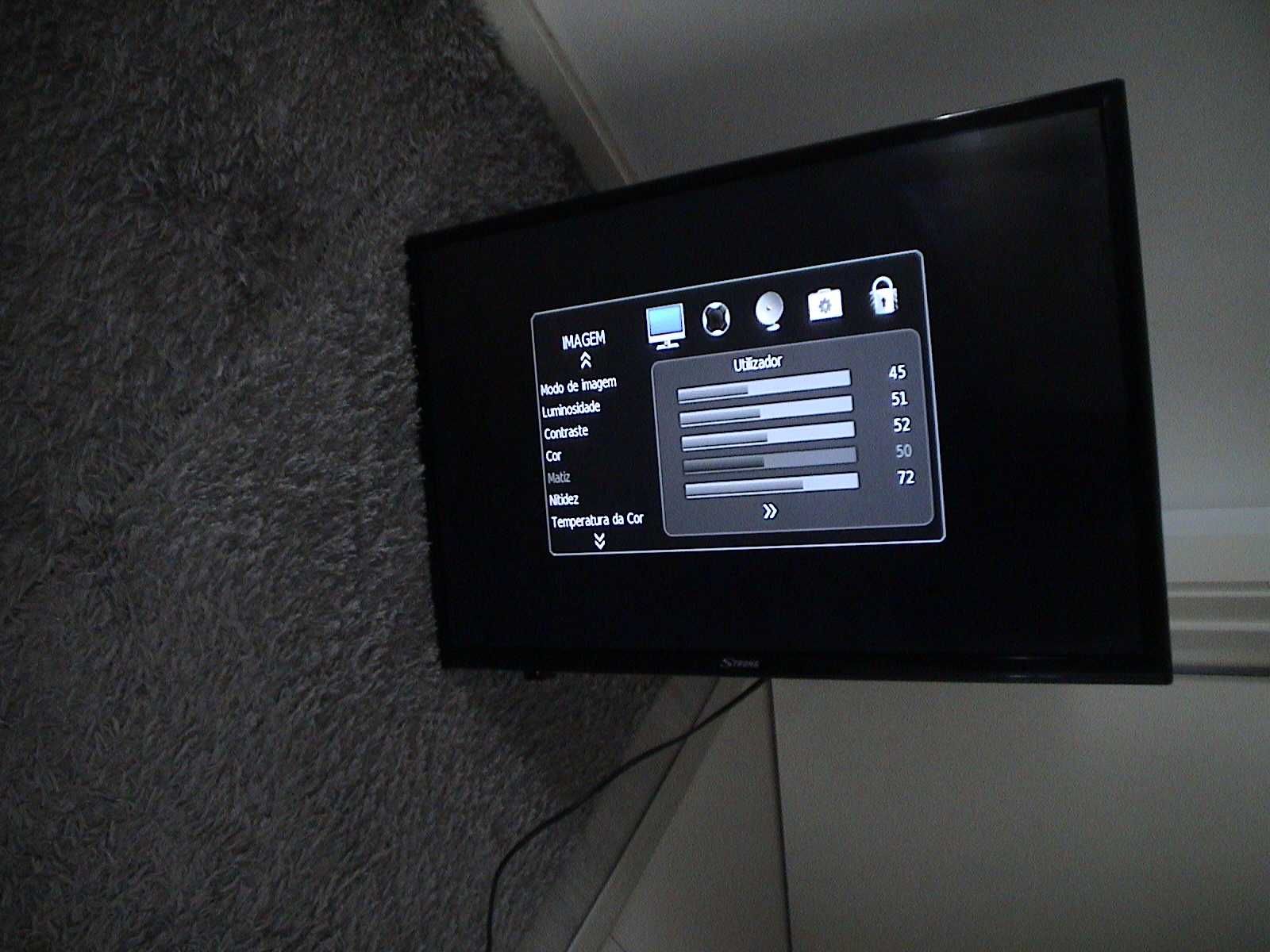 TV  STRONG LED TDT hd 32 polegadas lnb satelite hdmi impecável