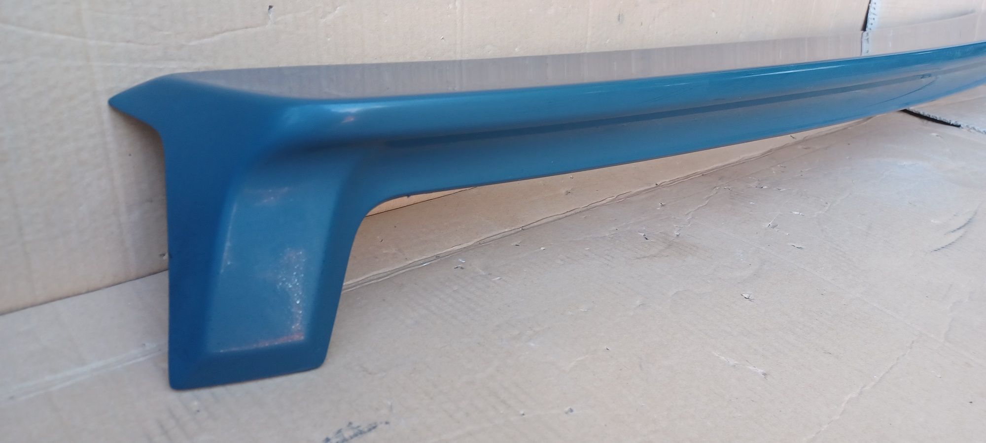 Spoiler klapa tył  Audi 80 b3
