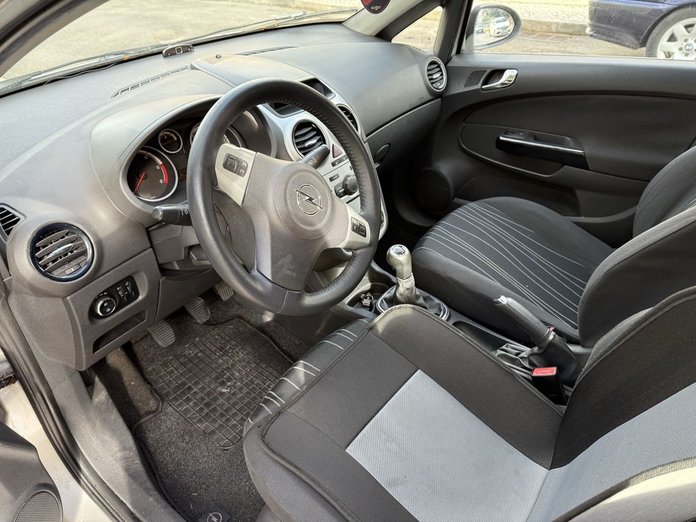 Vendo corsa 2010