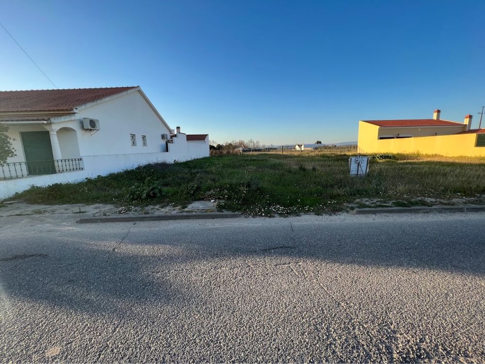 Lote urbano em Alpiarca