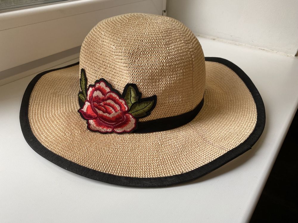Пляжная шляпа (пляжний капелюх)