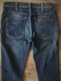 Spodnie jeans Wrangler W28 L32