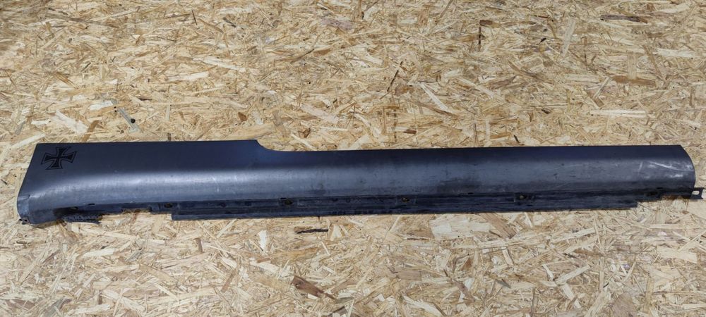 LISTWA PROGOWA PRAWA AUDI A4 B6 B7 8H0853860