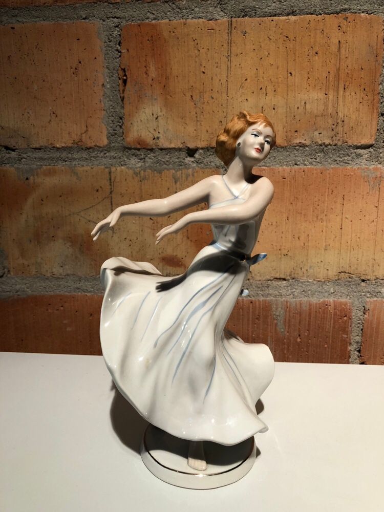 Figurka Crown Regent tancerka