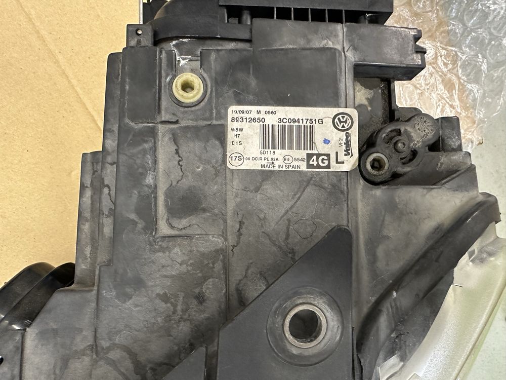 VW PASSAT B6 Lampa 05-10 Bi-Xenon Skrętny Xenon