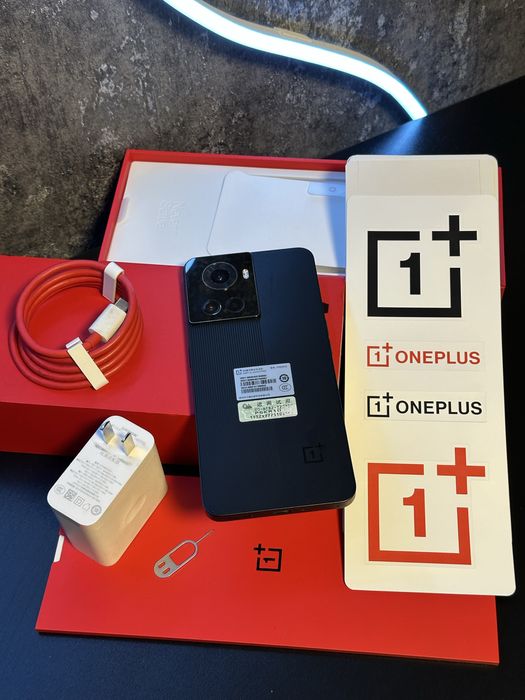 OnePlus Ace 10R 12/256 идеал (ПОЛНЫЙ КОМПЛЕКТ)