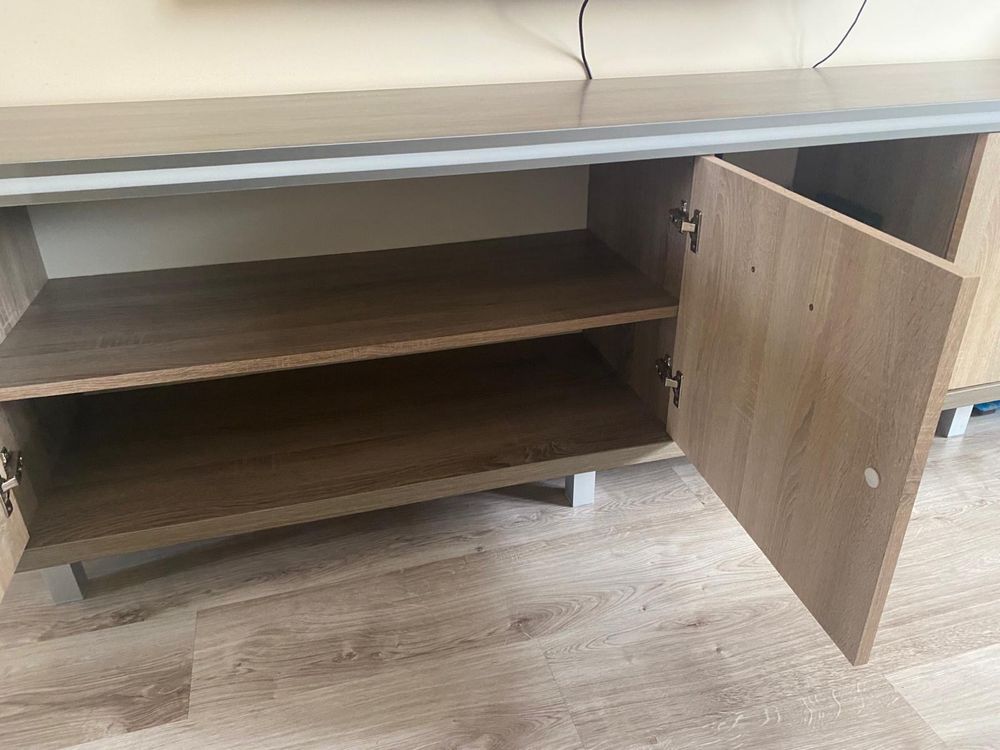 Długa komoda, szafka RTV (250 cm) z oświetleniem LED