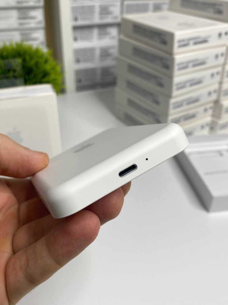 Apple MagSafe Battery Pack 5000 mAh Повер банк MagSafe на 5000 mah