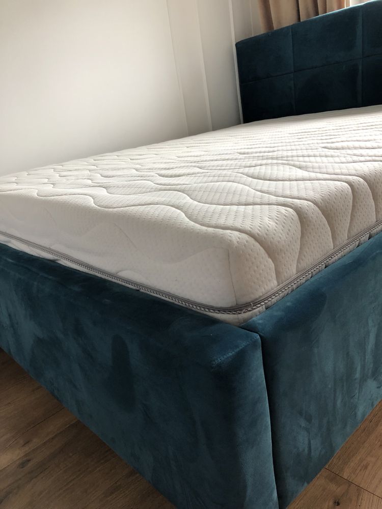 Welurowe łóżko 160x200