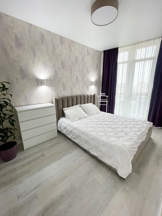 Посуточно , ЖК 4 Сезона / клиника Филатова, киностудия