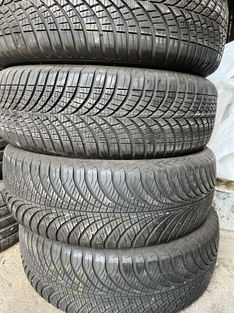 Шини Goodyear 215/65/17 дві пари однакового розміру