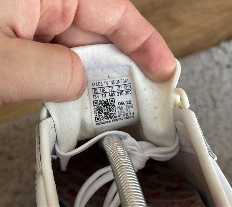 Кроссовки Adidas Retropy E5 кросівки адідас 46..48