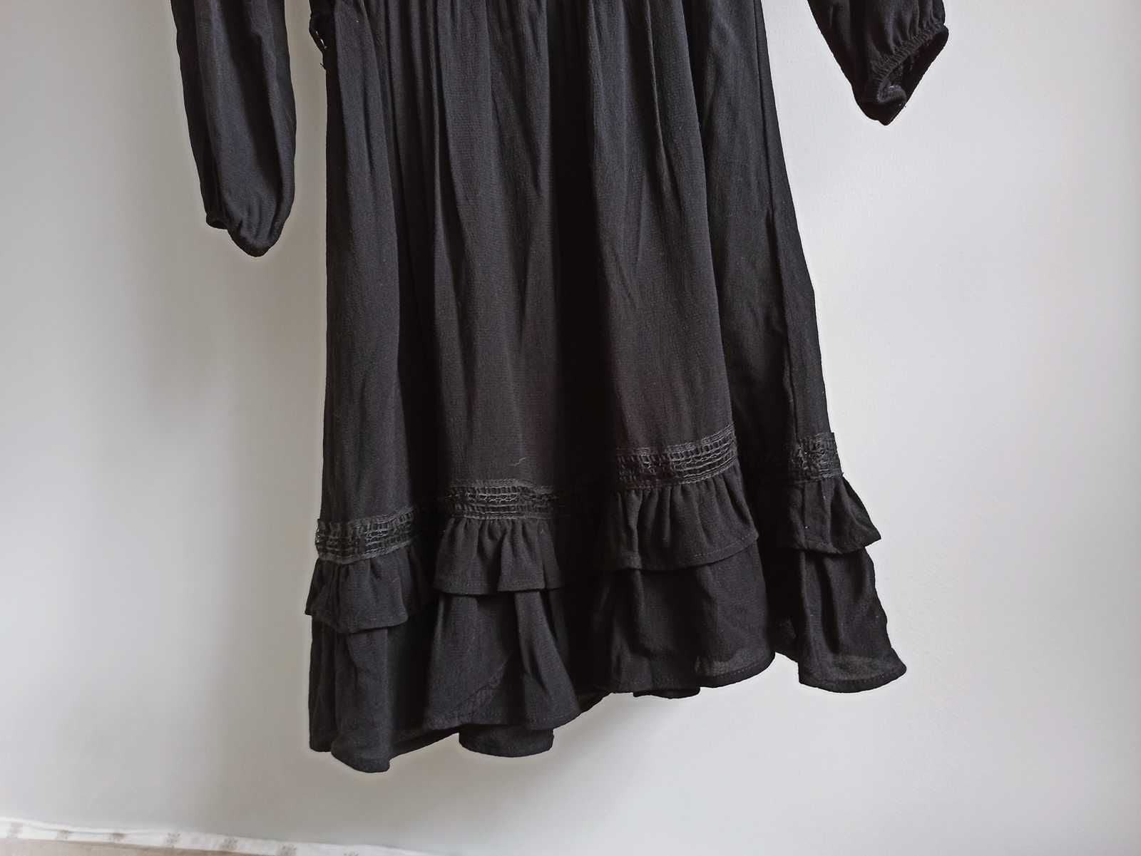 Czarna sukienka Reserved falbanki mała czarna XS wiskoza