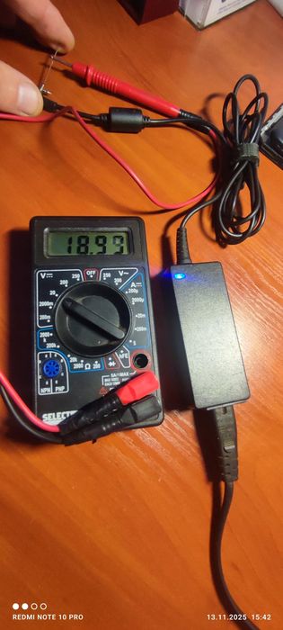 Зарядка ноута Asus   Input: AC 100 - 240V, 50 - 60Hz, 1.0 A Input: 19V