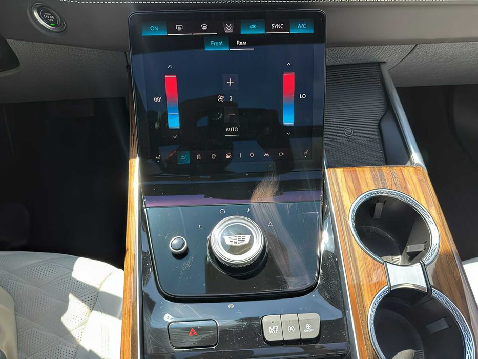 Cadillac Escalade      2025