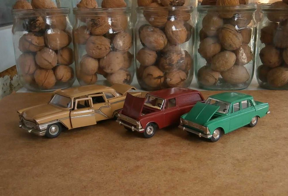 Модель СССР 1:43 Зил РАФ Mercedes Москвич Камаз ГАЗ