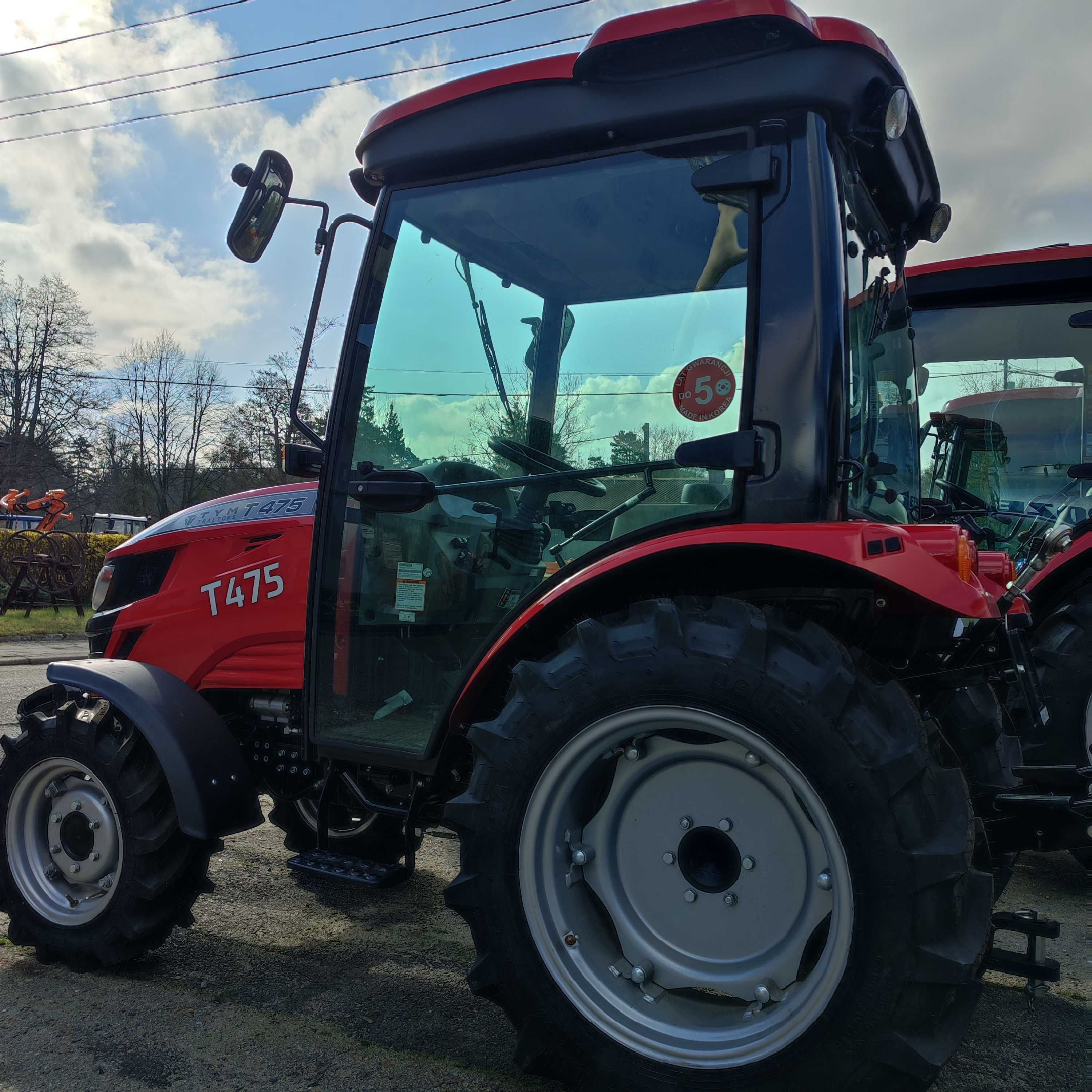 Ciągnik Traktor komunalny Tym 475 zamiatanie koszenie Nowy Od ręki