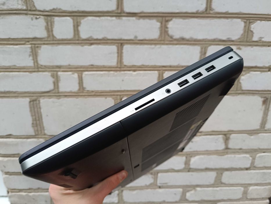 17.3" 6гб відеокарта, ноутбук DELL i7 7820HQ/32/1000gb/P3000 6gb