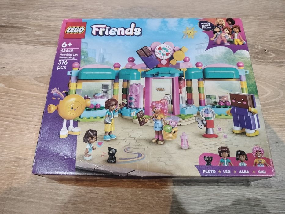 Zestaw klocków LEGO Friends 42649 Sklep z cukierkami w Heartlake.
