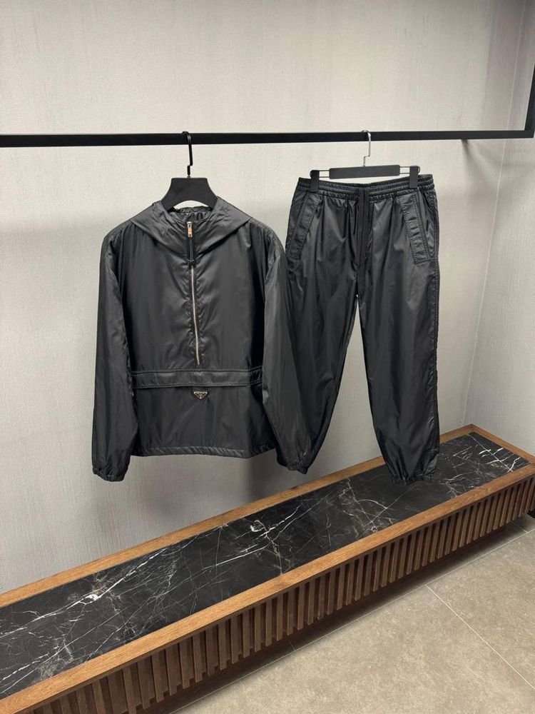 Чоловічий плащовий костюм prada анорак та штани
