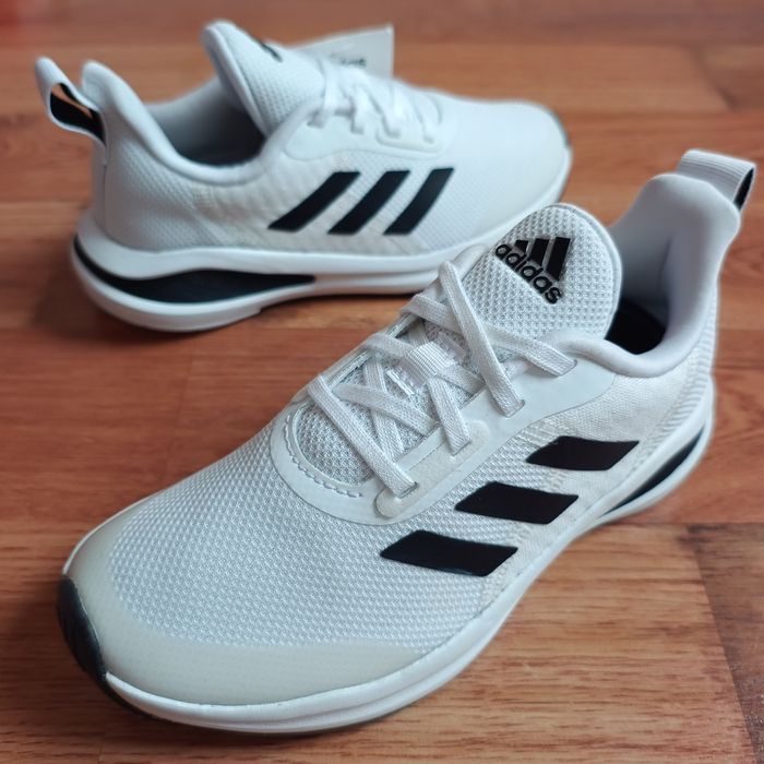 нові оригінальні Adidas р32 довжина устілки по факту 20.5см
ціна1150гр