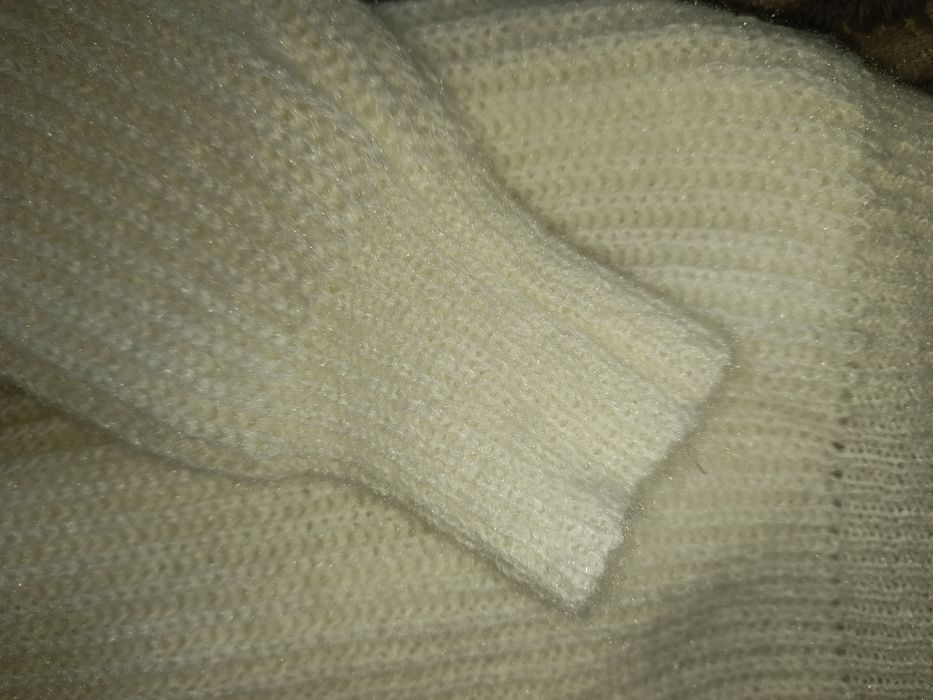 Жіночий в'язаний светр. Новий