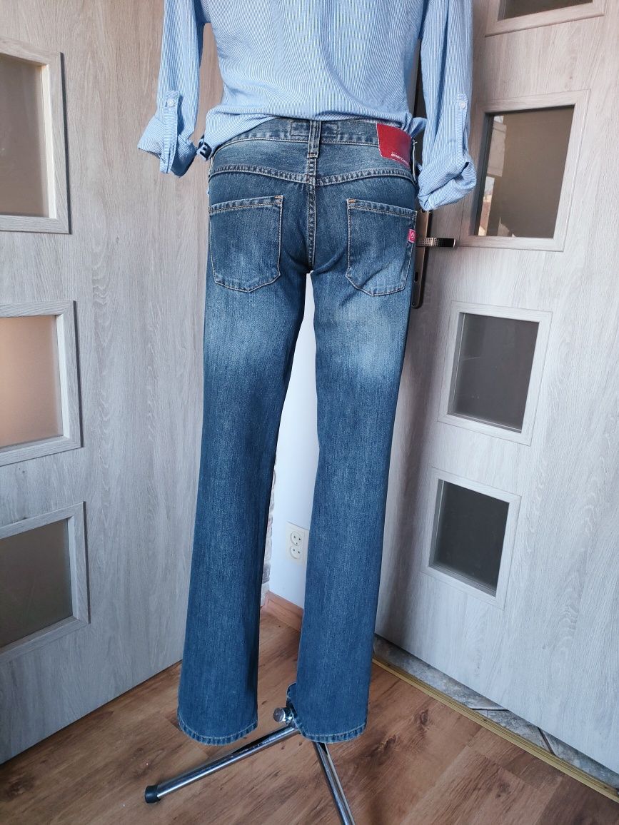 Niebieskie jeansy straight slim leg Americanos Vintage M