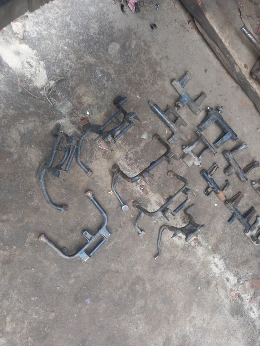 Центральна подножка  бокова Маятники