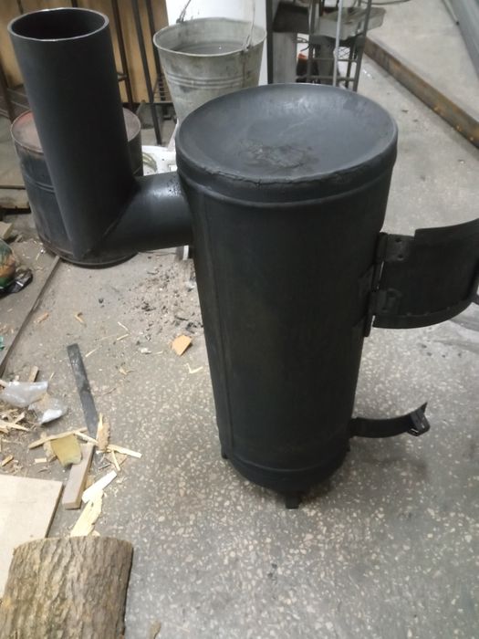 Буржуйка з газового балона.