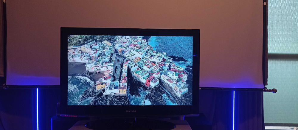 Привет продам телевизор