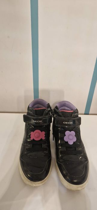 GEOX J SKYLIN - snikersy wysokie. Rozmiar 33.