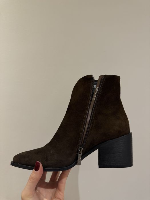 Черевики козаки, Attico