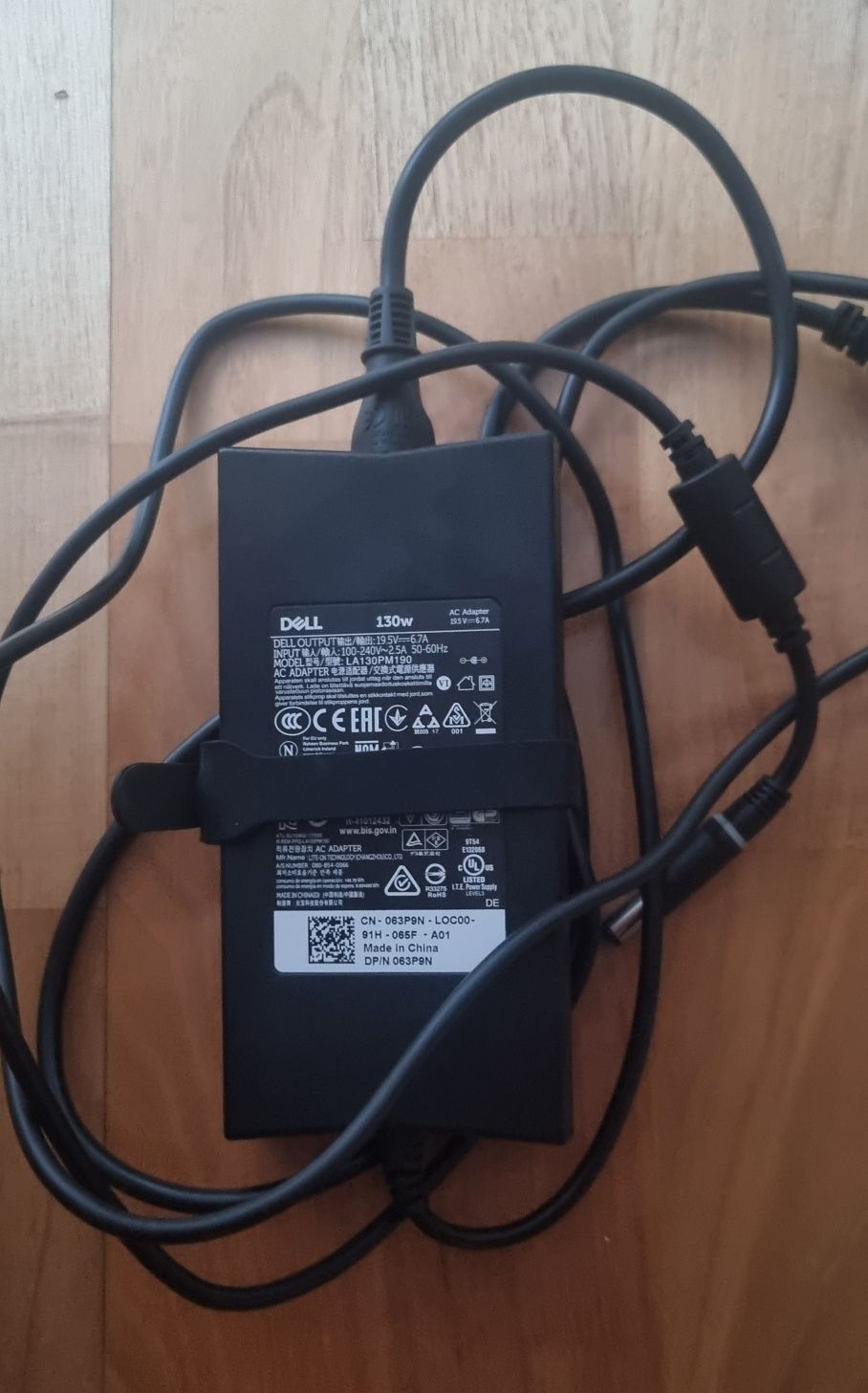 Stacja dokująca Dell D6000 z zasilaczem