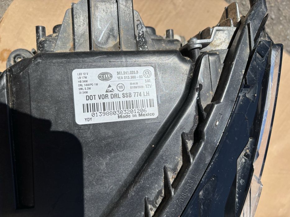 Фара ліва (водійська) Passat B9 2020 — тріснута, але робоча