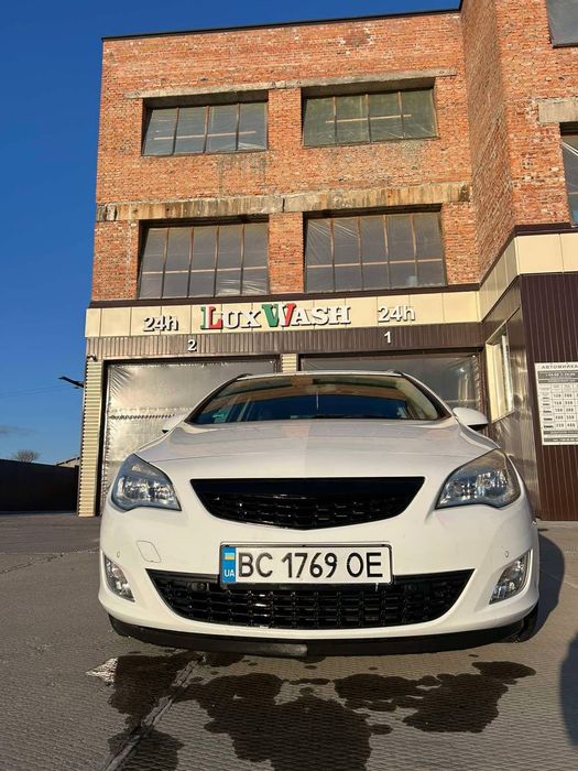 Opel astra j 2011 р.