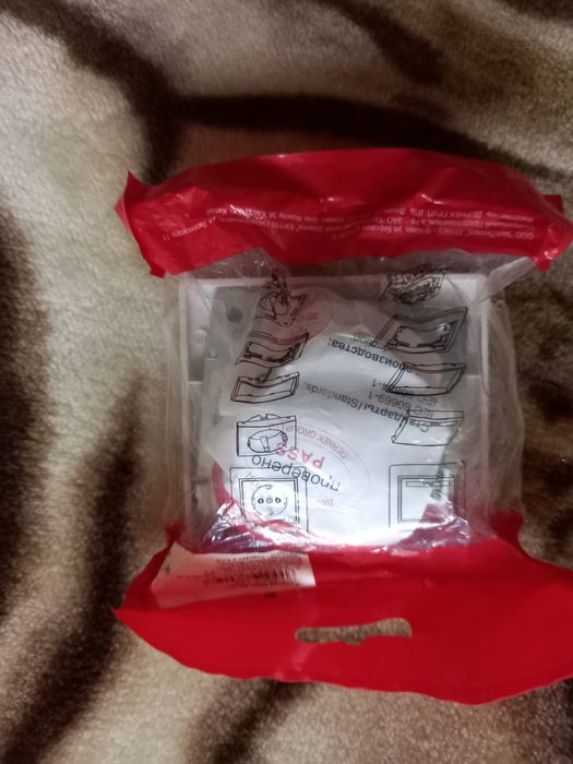 Продам розетку для інтернету і +телефон Lezard 1шт.