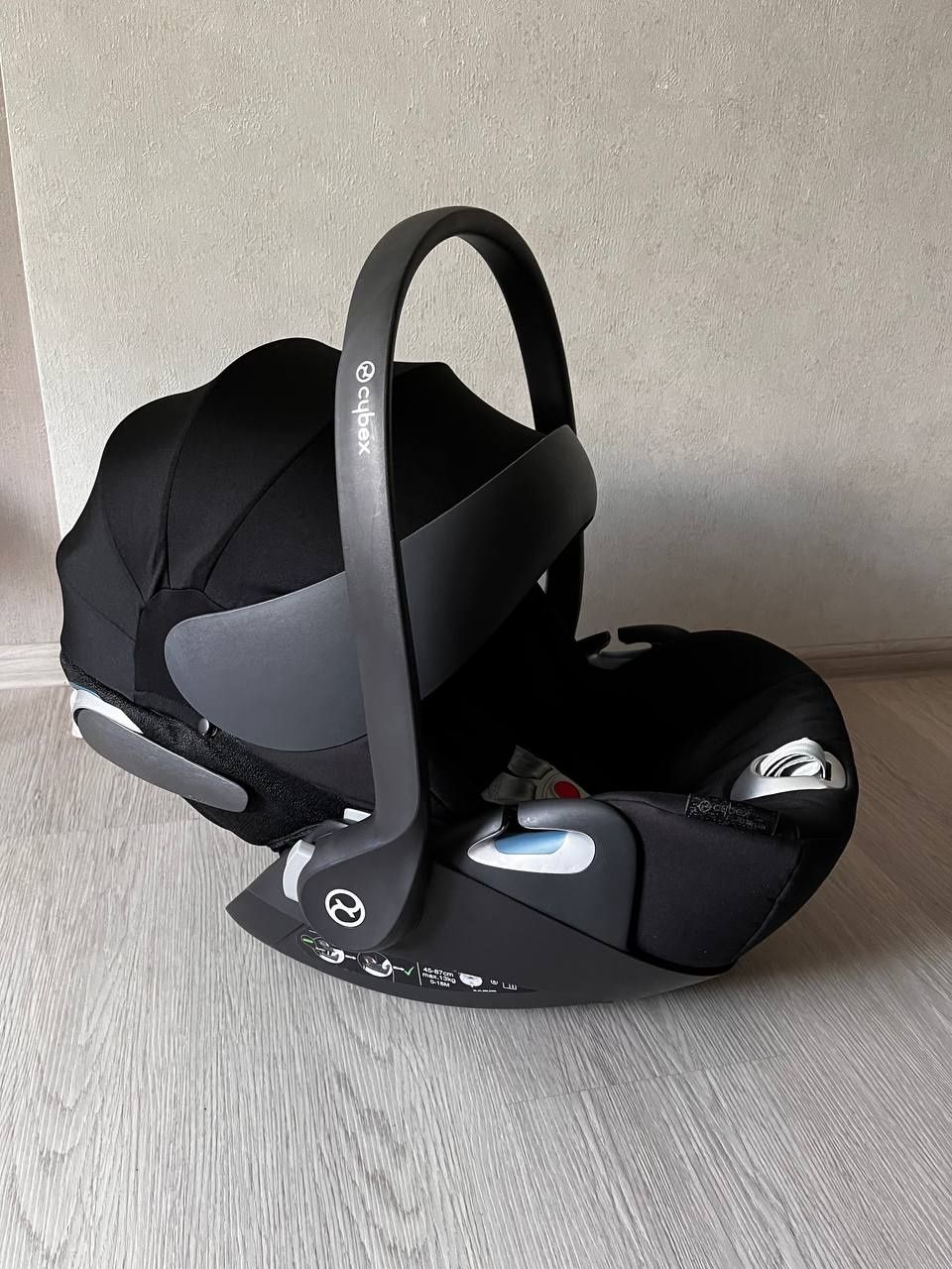 Автокрісло Cybex cloud Z i-size Deep Black-Black
Cybex cloud Z i-size