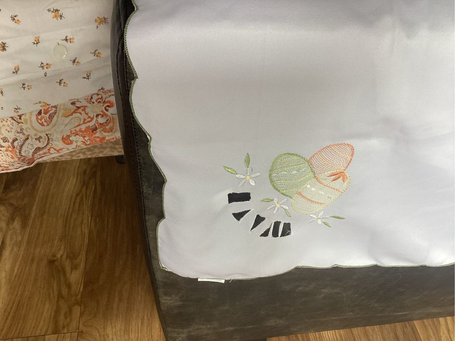 Obrus wielkanocny w pisanki 77*77