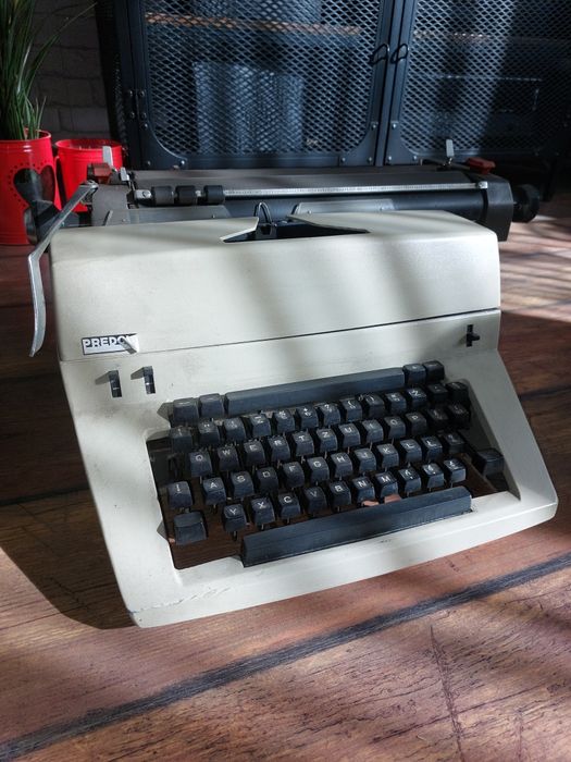 Maszyna do pisania predom