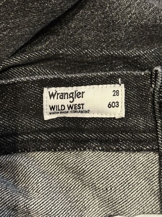 czarne jeansy Wrangler