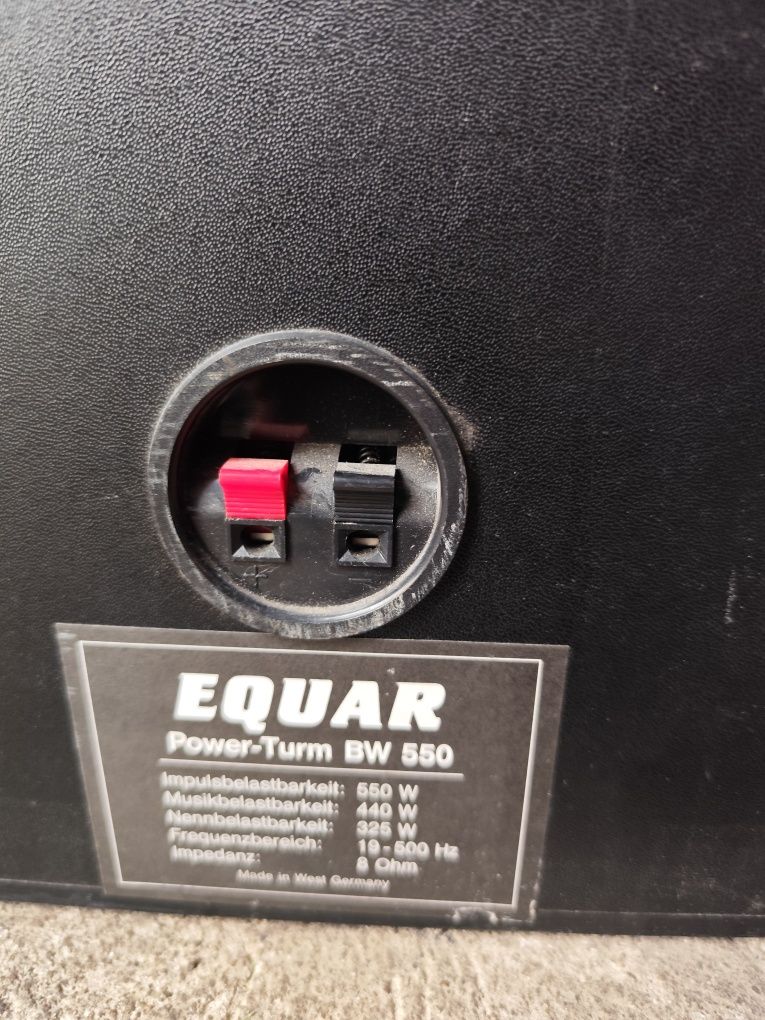 Głośniki i subwoofer.