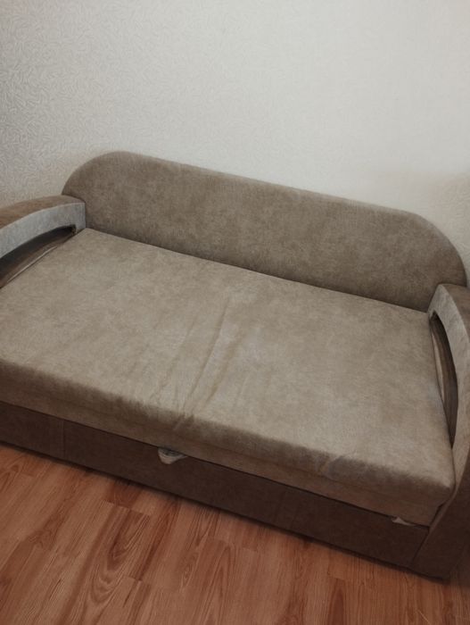 Ліжко  диван в гарному стані